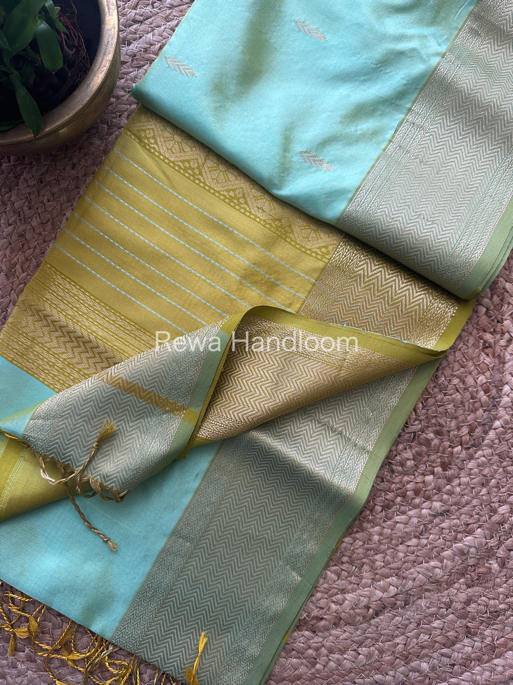 Maheshwari Pista Green Pure Silk Saree PS23