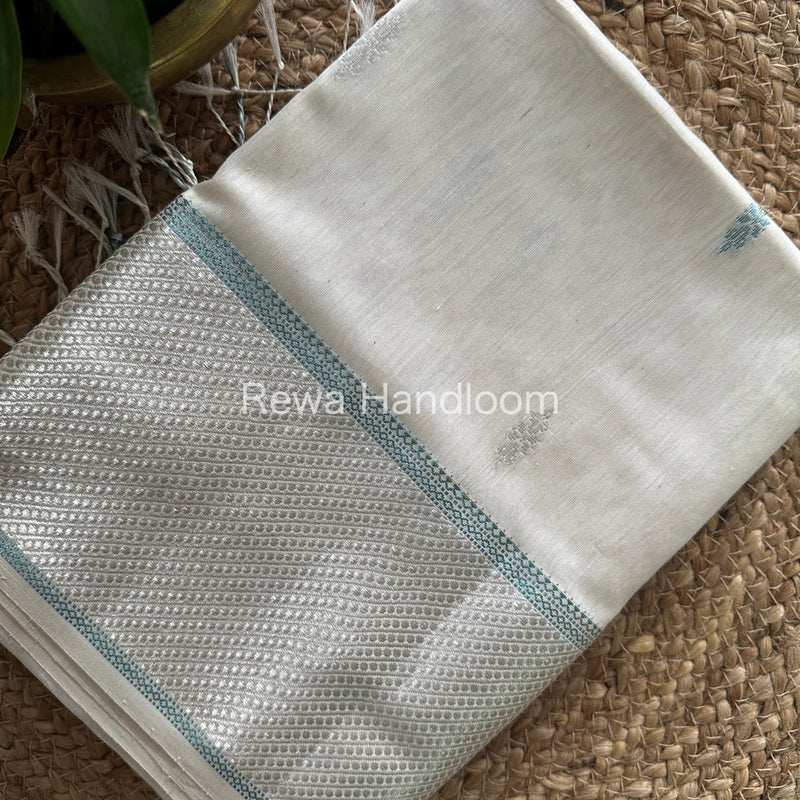 Maheshwari Silver Zari Buta-Buti Saree 