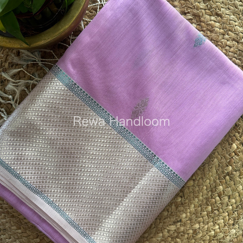 Maheshwari Silver Zari Buta-Buti Saree