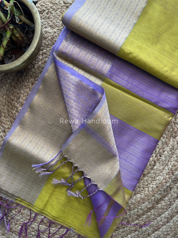 Maheshwari Zari Diamond Border Saree