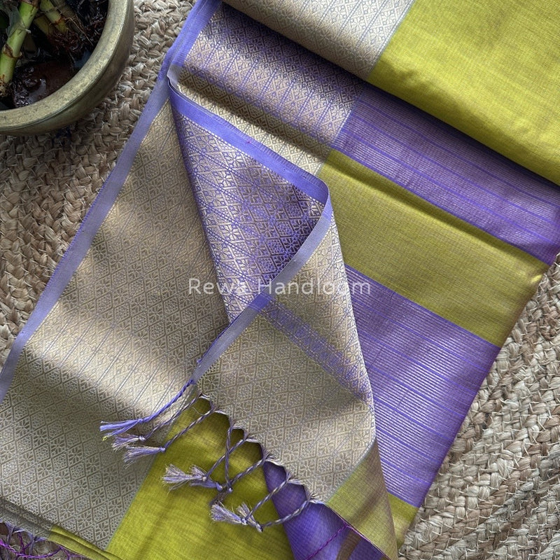 Maheshwari Zari Diamond Border Saree