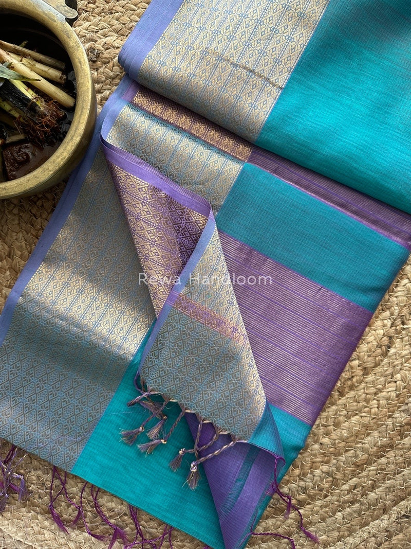Maheshwari Zari Diamond Border Saree