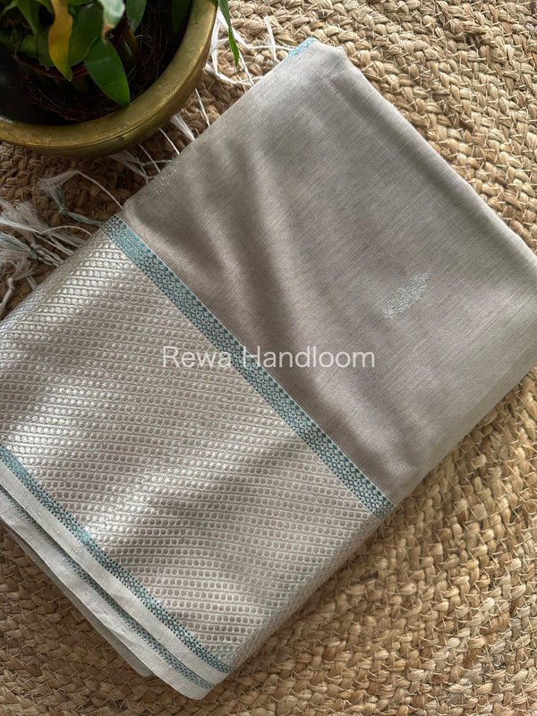 Maheshwari Silver Zari Buta-Buti Saree 