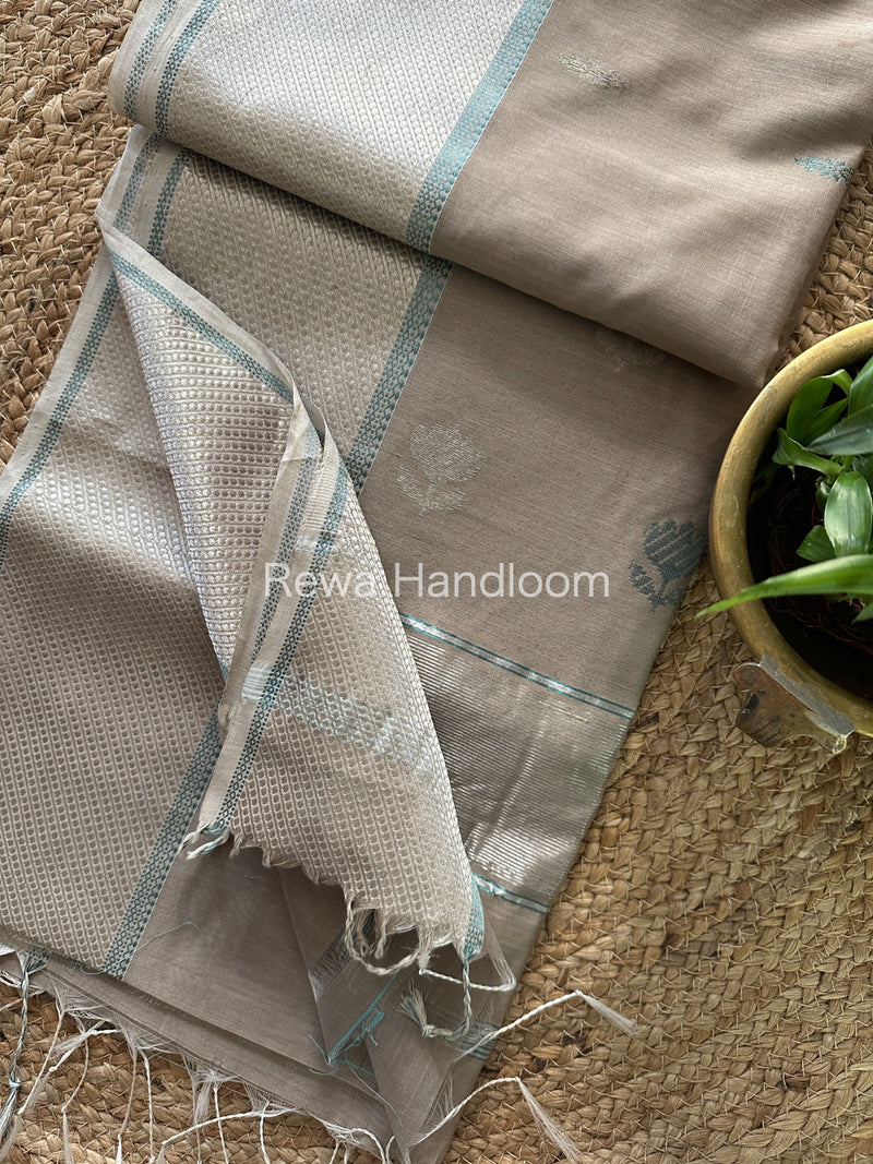 Maheshwari Beige Silver Zari Buta-Buti Saree SBP08