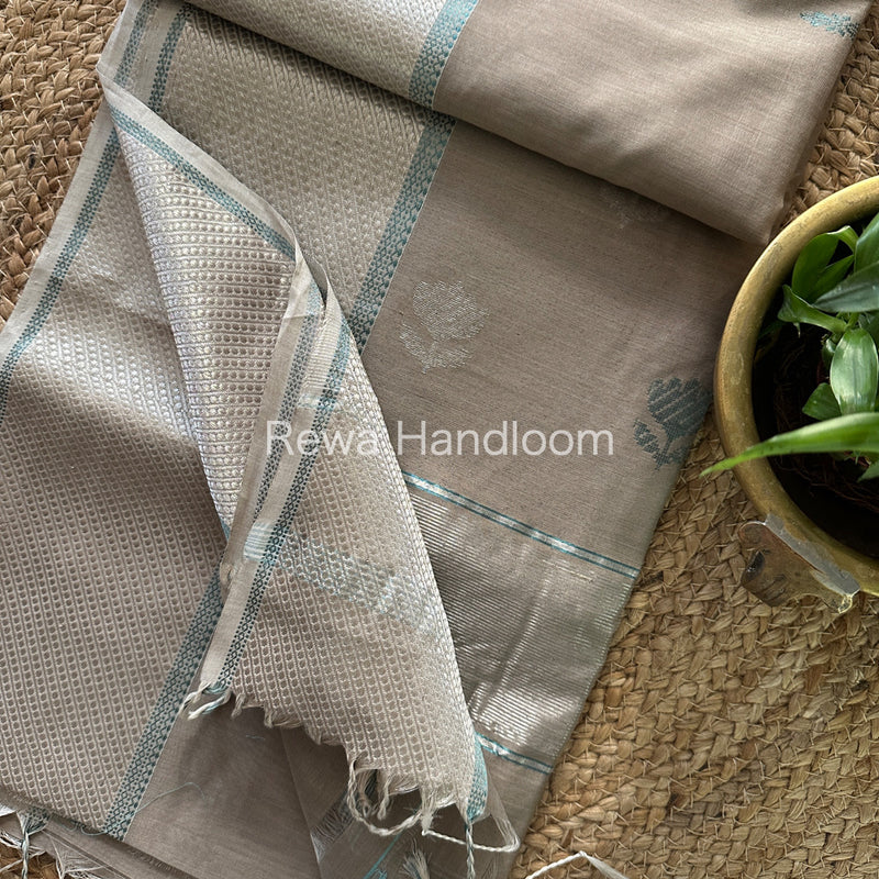 Maheshwari Beige Silver Zari Buta-Buti Saree SBP08
