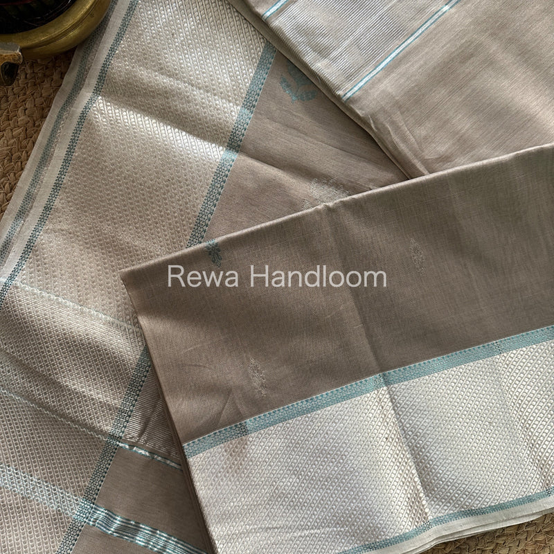 Maheshwari Beige Silver Zari Buta-Buti Saree SBP08