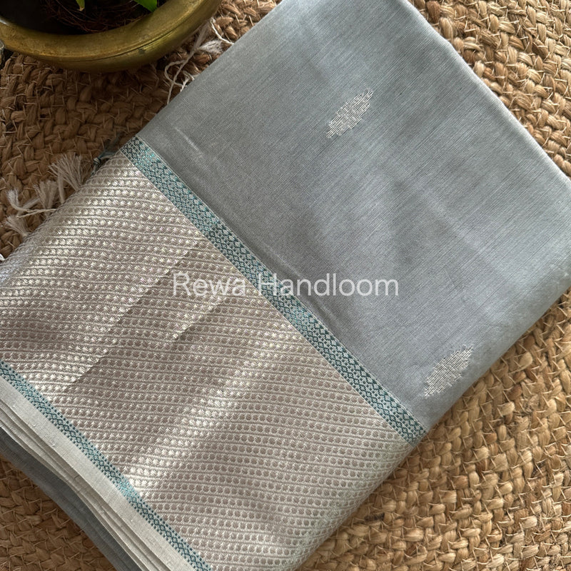 Maheshwari Silver Zari Buta-Buti Sareen 
