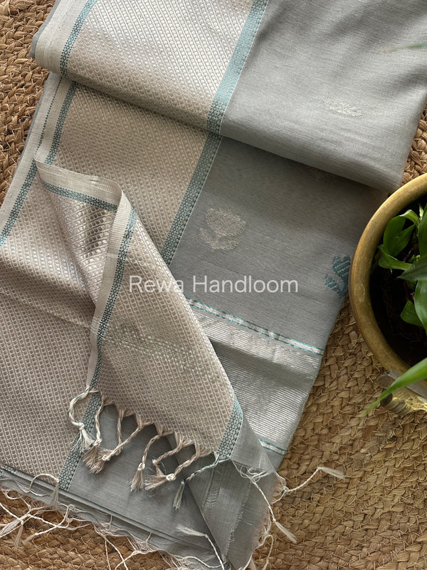 Maheshwari Grey Silver Zari Buta-Buti Sareen SBP06