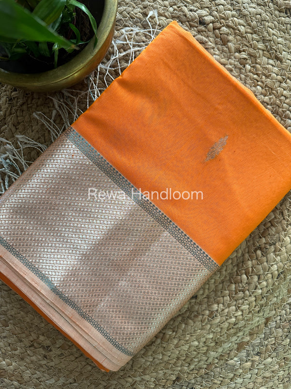 Maheshwari Silver Zari Buta-Buti Saree 