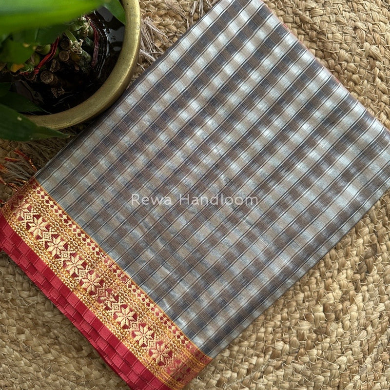 Maheshwari Grey Garbha Reshami Silk Saree GS175