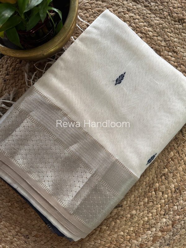 Maheshwari Silver Zari Buta-Buti Saree 