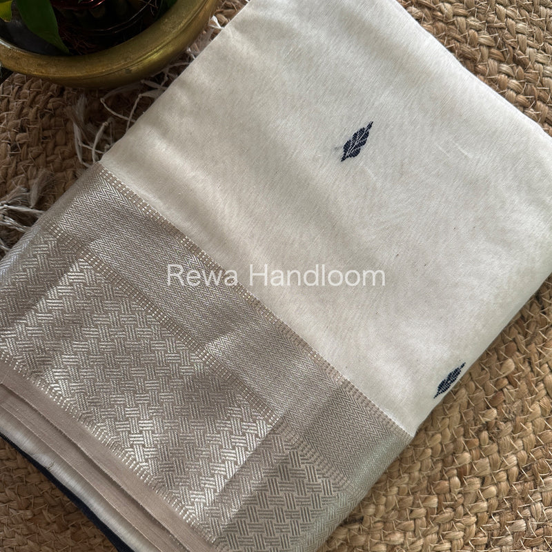 Maheshwari Silver Zari Buta-Buti Saree 