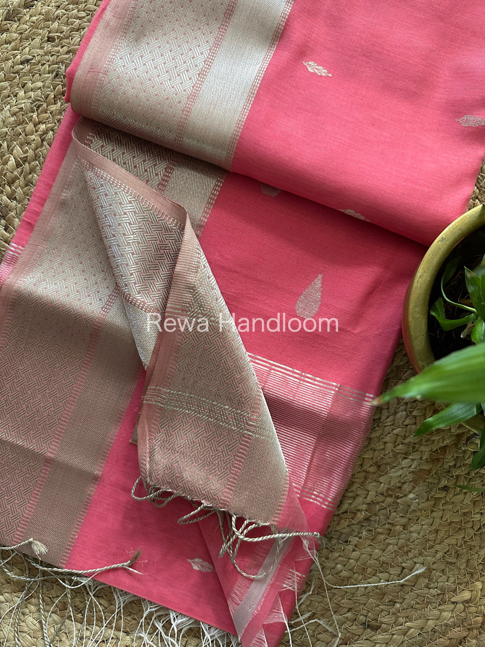 Maheshwari Pink Silver Zari Butti Buta Saree-SBP13