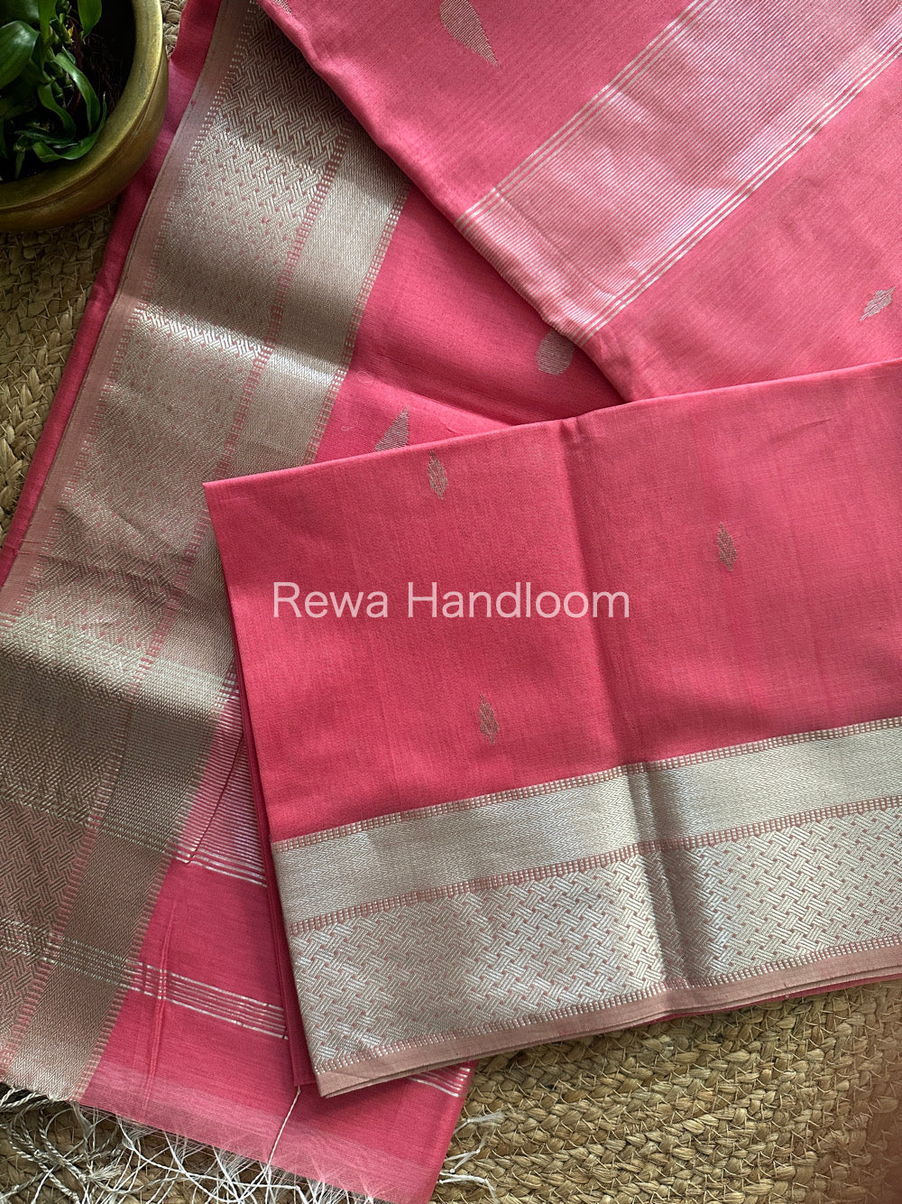 Maheshwari Pink Silver Zari Butti Buta Saree-SBP13