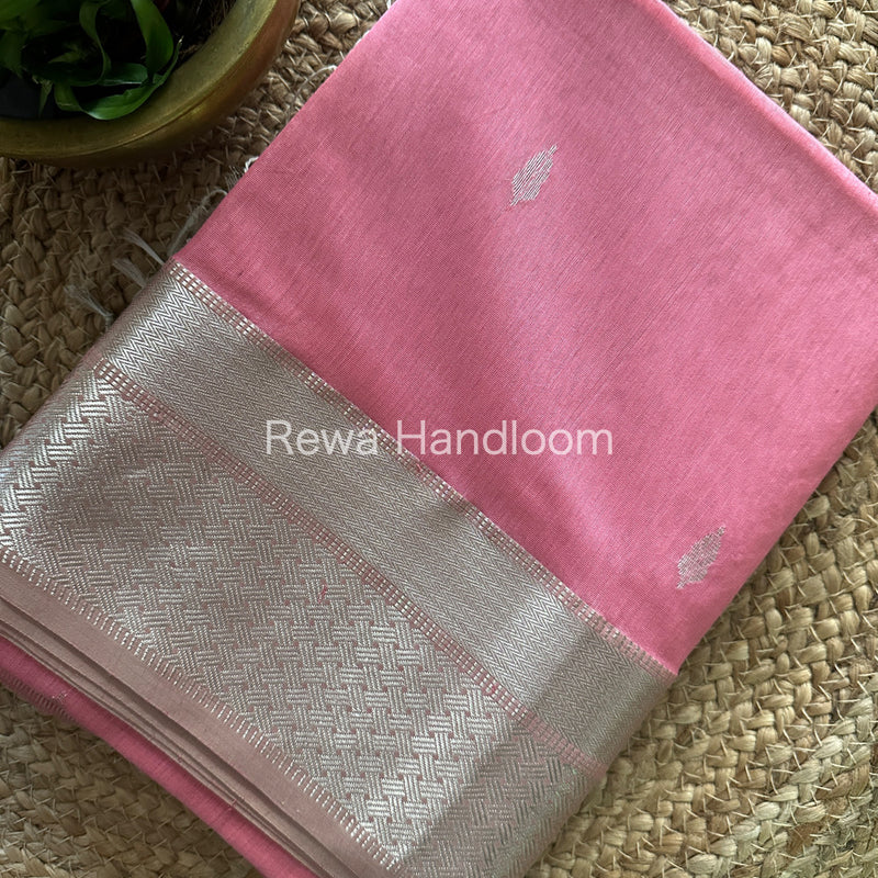 Maheshwari Silver Zari Buta-Buti Saree 