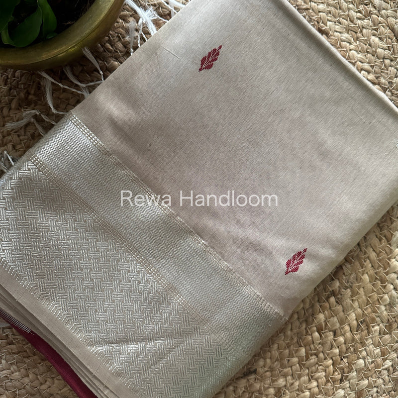 Maheshwari Silver Zari Buta-Buti Saree 