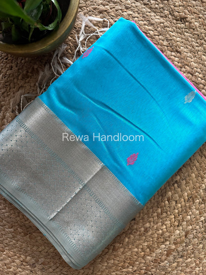 Maheshwari Silver Zari Buta-Buti Saree 