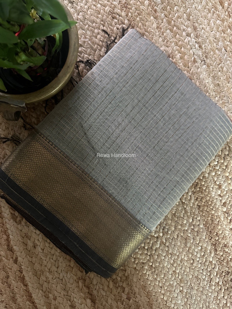 Maheshwari Beige Zari Checks Saree ZCHX373