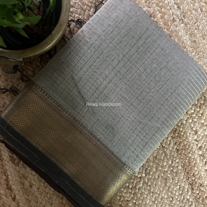 Maheshwari Beige Zari Checks Saree ZCHX373