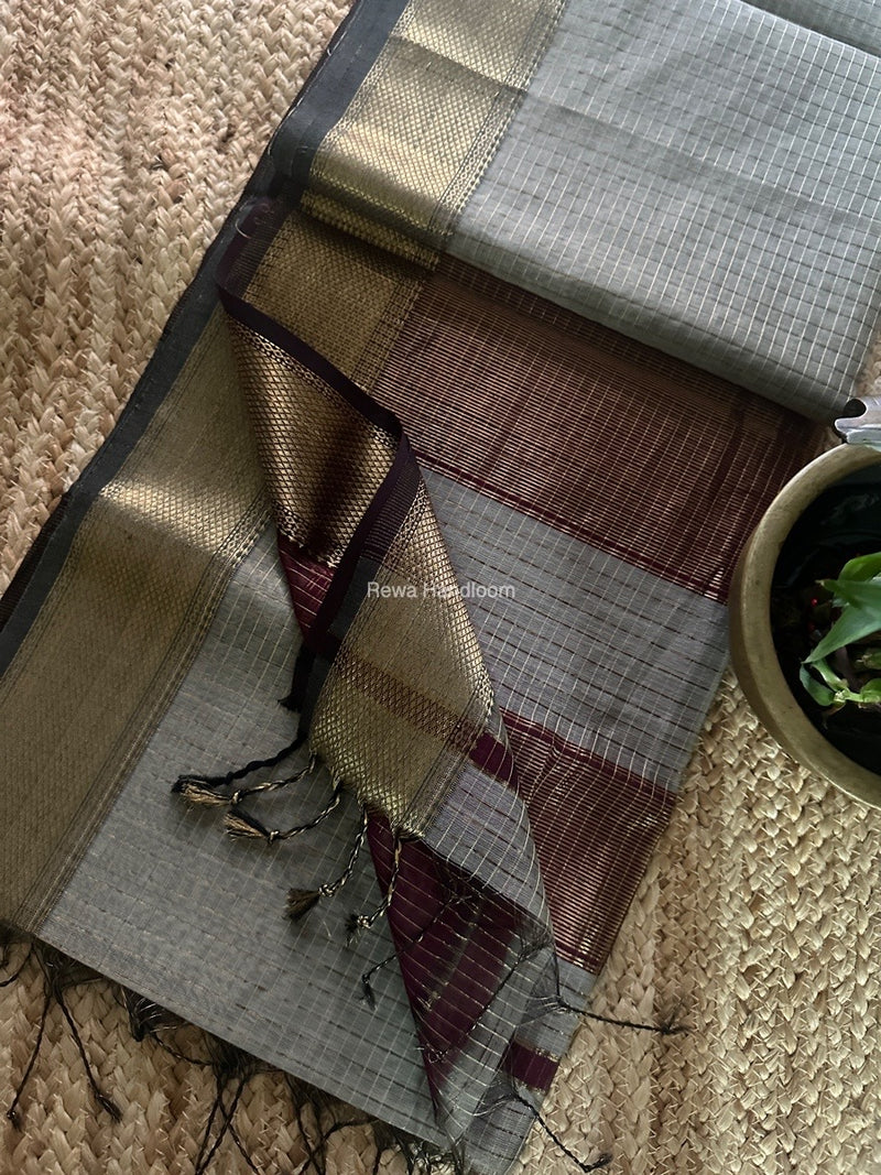 Maheshwari Zari Checks Saree 