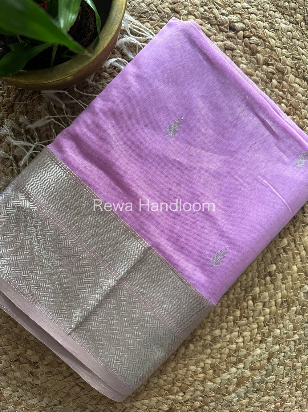 Maheshwari   Silver Zari Butti Buta Saree