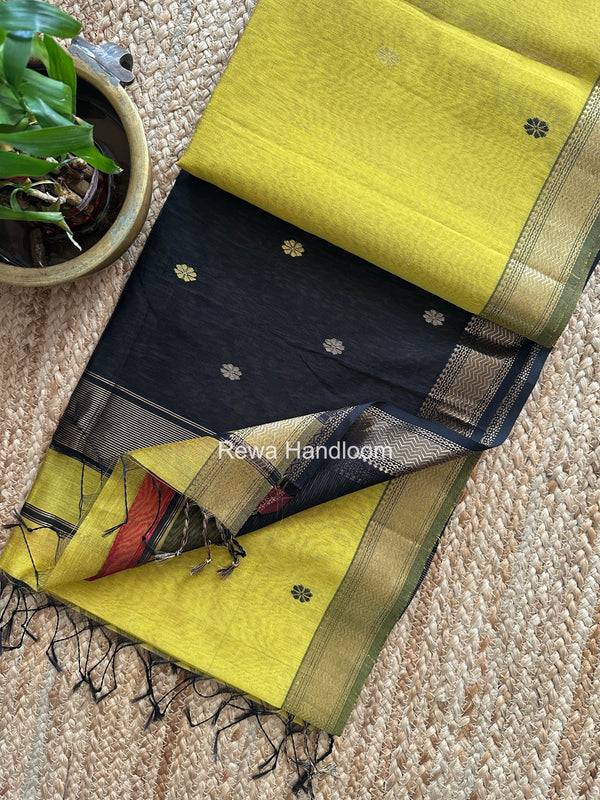 Maheshwari Aami Butti Saree