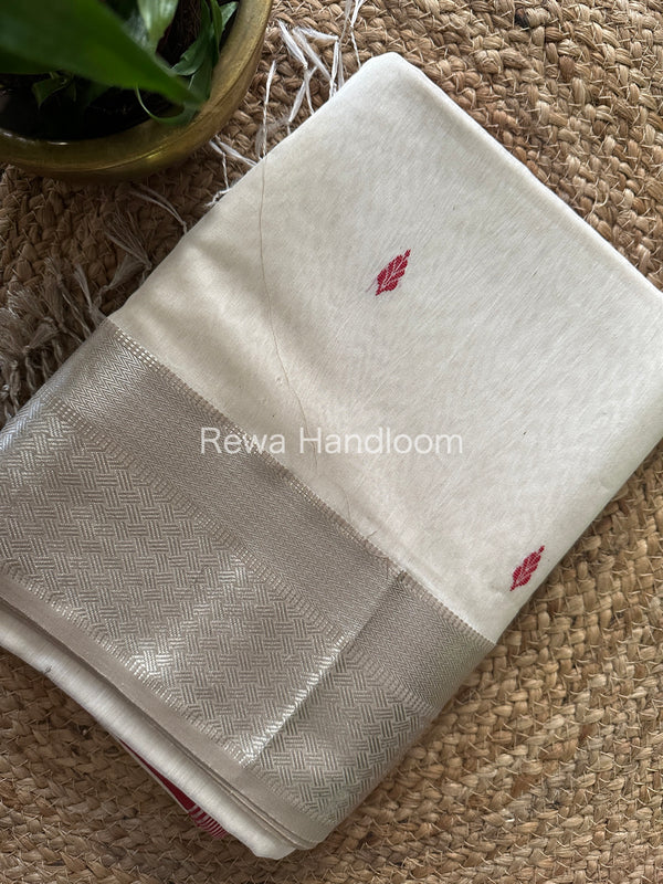 Maheshwari Silver Zari Buta-Buti Saree 