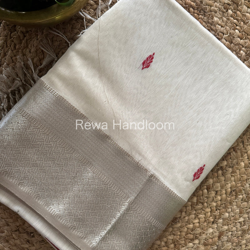 Maheshwari Silver Zari Buta-Buti Saree 