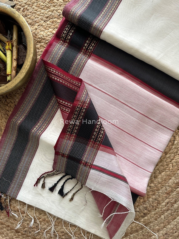 Exclusive Maheshwari Zari Border Saree