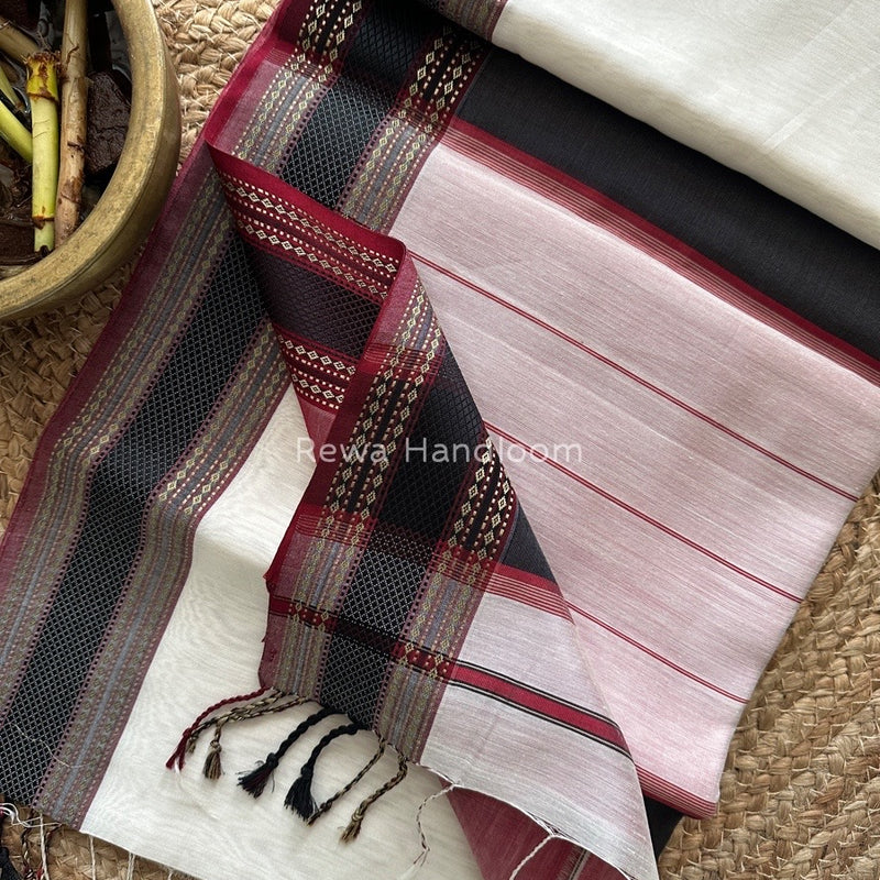 Exclusive Maheshwari Zari Border Saree