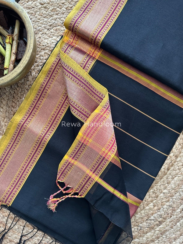 Exclusive Maheshwari Zari Border Saree