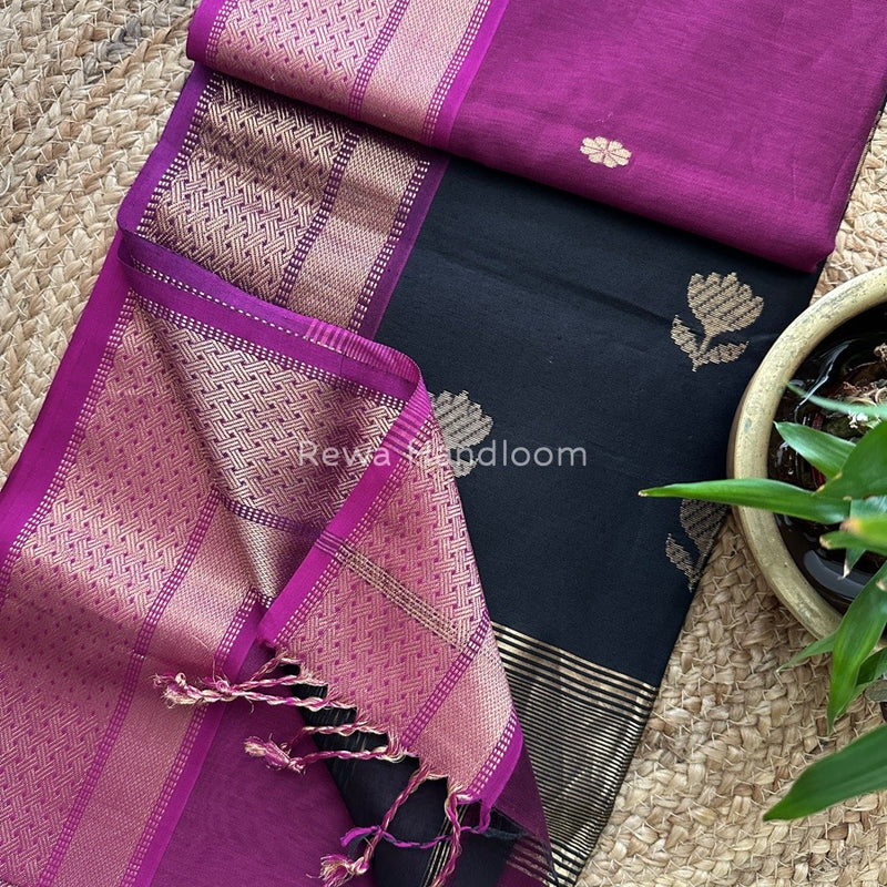 Lotus Butta Zari Border Maheshwari Saree