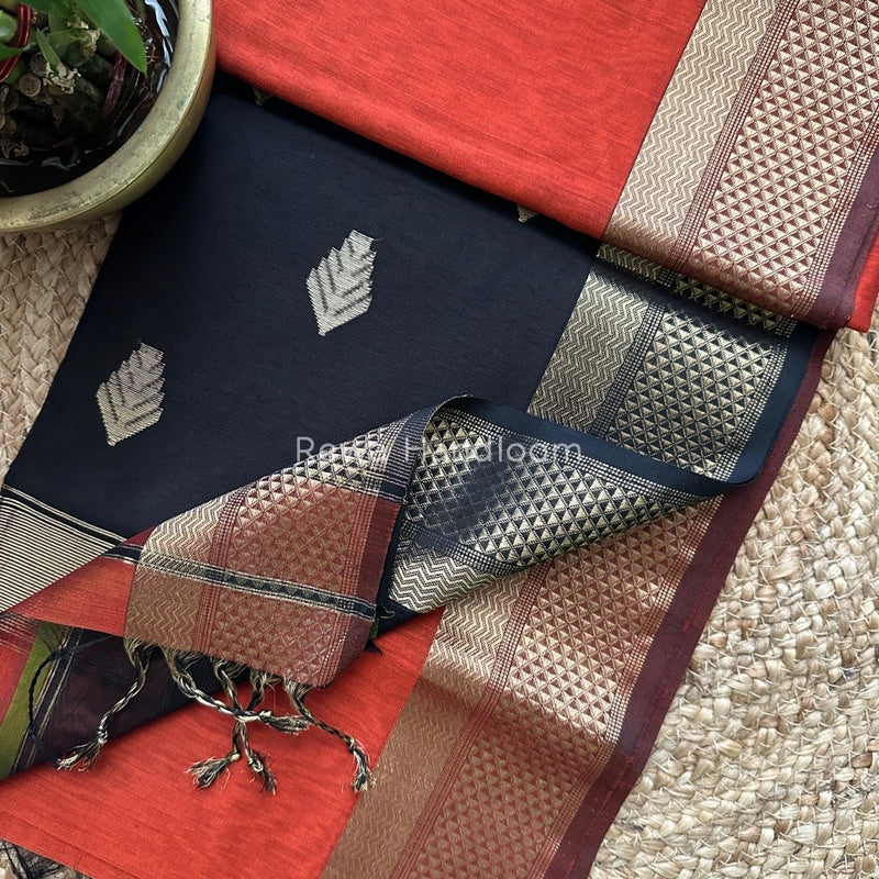 Butta Zari Border Maheshwari Saree