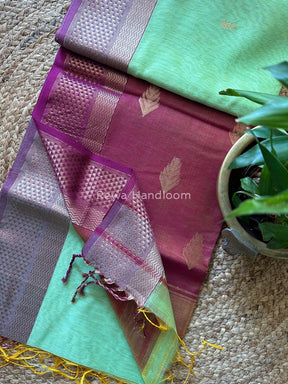 Butta Zari Border Maheshwari Saree