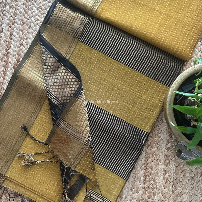 Maheshwari Zari Checks Saree