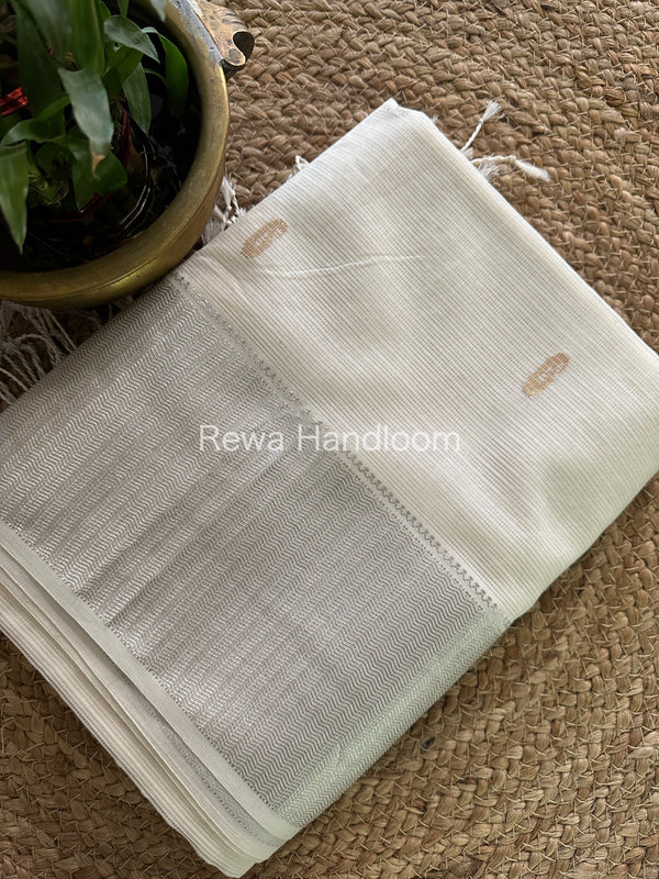 Maheshwari Silver Zari Buta-Buti Saree 