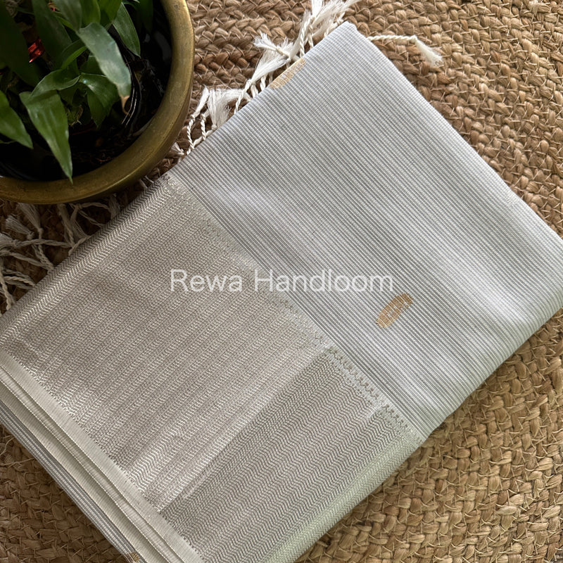 Maheshwari Silver Zari Buta-Buti Saree 