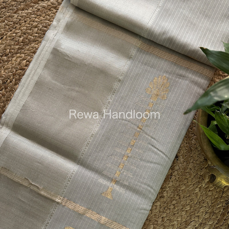 Maheshwari Grey Silver Zari Buta-Buti Saree SBP49