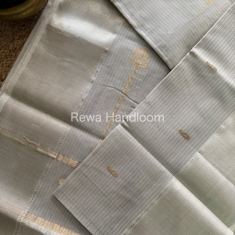 Maheshwari Grey Silver Zari Buta-Buti Saree SBP49