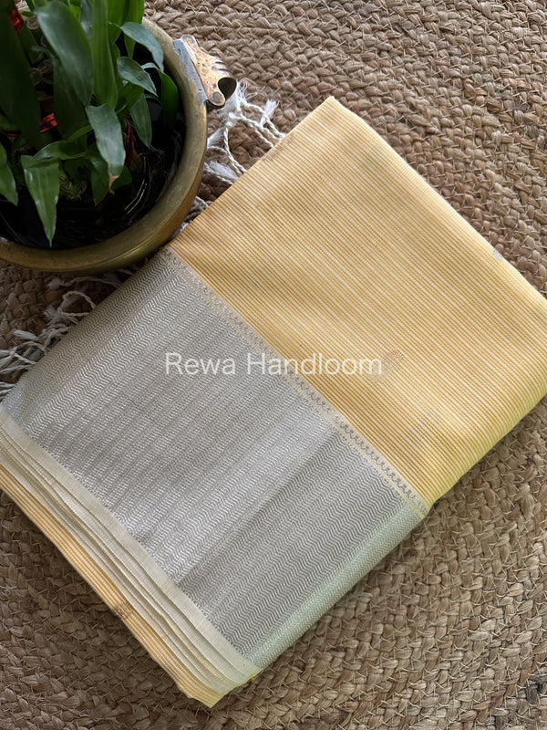 Maheshwari Silver Zari Buta-Buti Saree 
