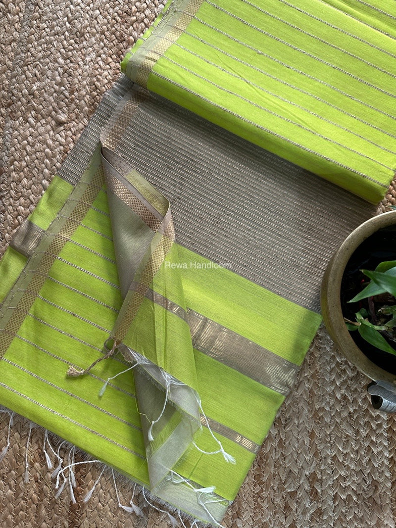 Maheshwari Parrot Green Gichha Thread Lining Saree GTLS043