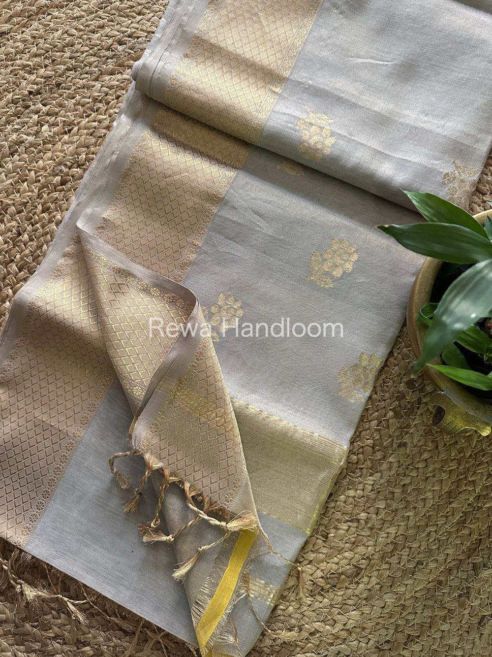 Maheshwari Grey Tissue Silk Saree-TFB07