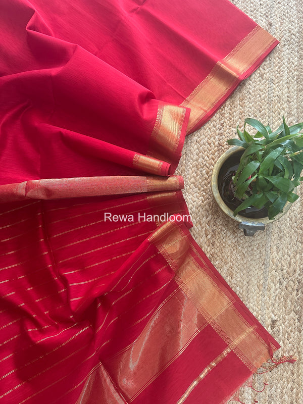 Exclusive Maheshwari Red Zari Border Saree EZ048
