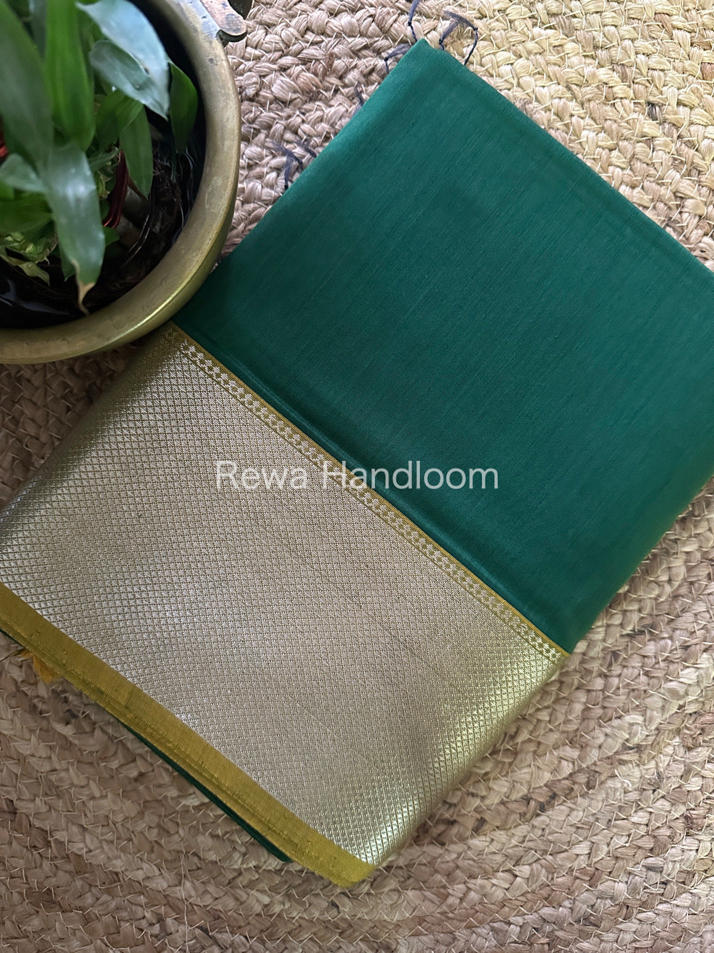 Maheshwari Silver Zari Saree