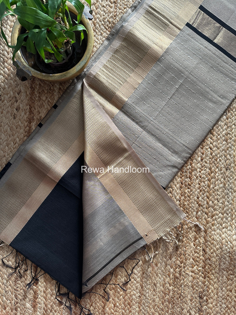 Maheshwari Black Resham Thread Border Saree RTS062