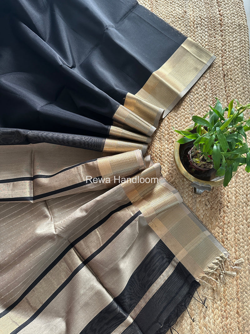 Maheshwari Black Resham Thread Border Saree RTS062
