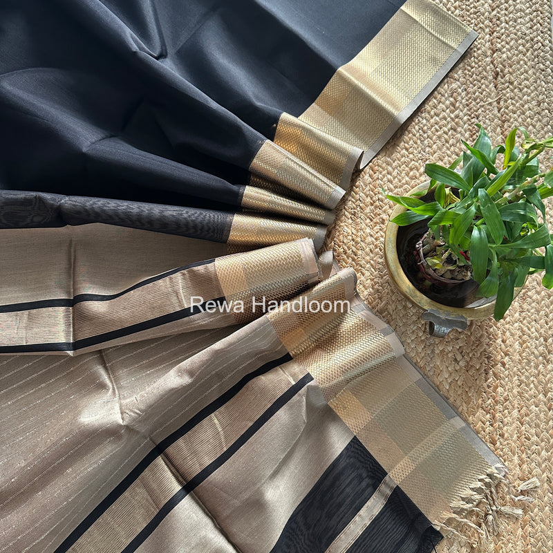 Maheshwari Black Resham Thread Border Saree RTS062
