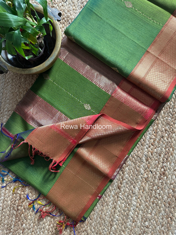 Maheshwari Shaded Butti Saree