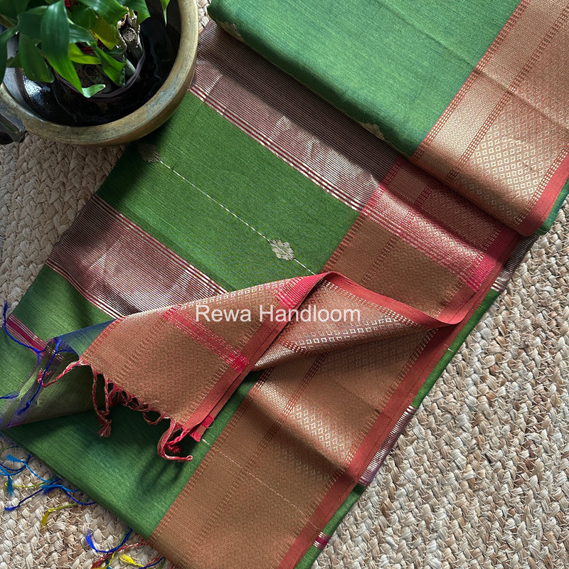 Maheshwari Shaded Butti Saree