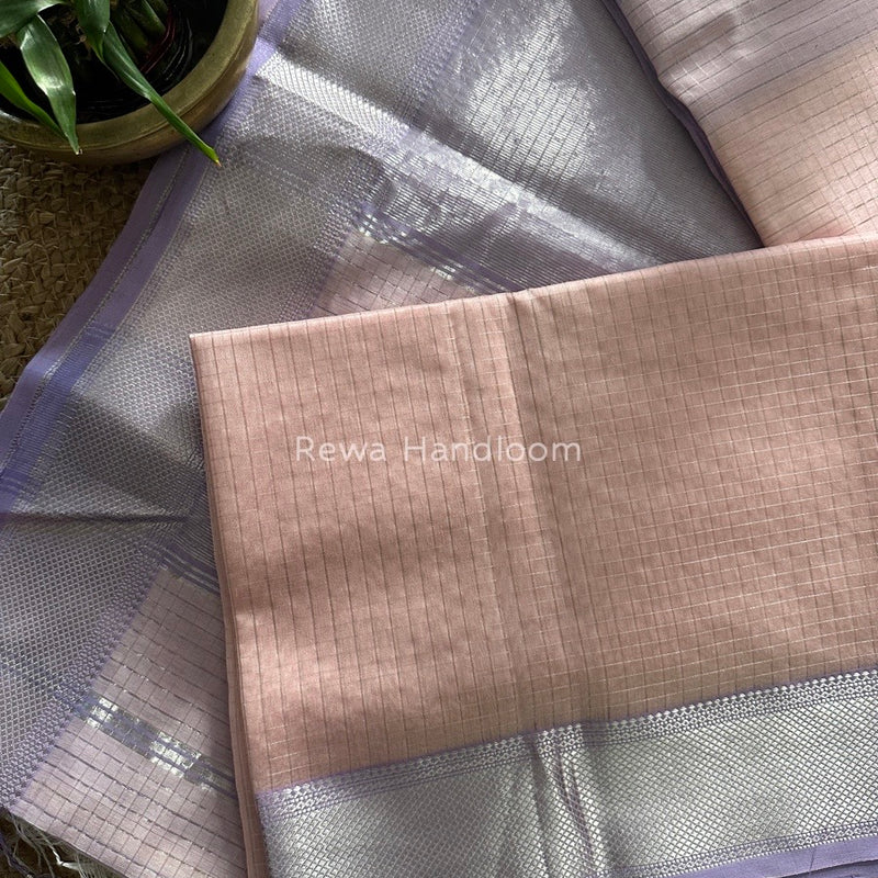 Maheshwari Peach Silver Zari Checks Silk Saree SZ036